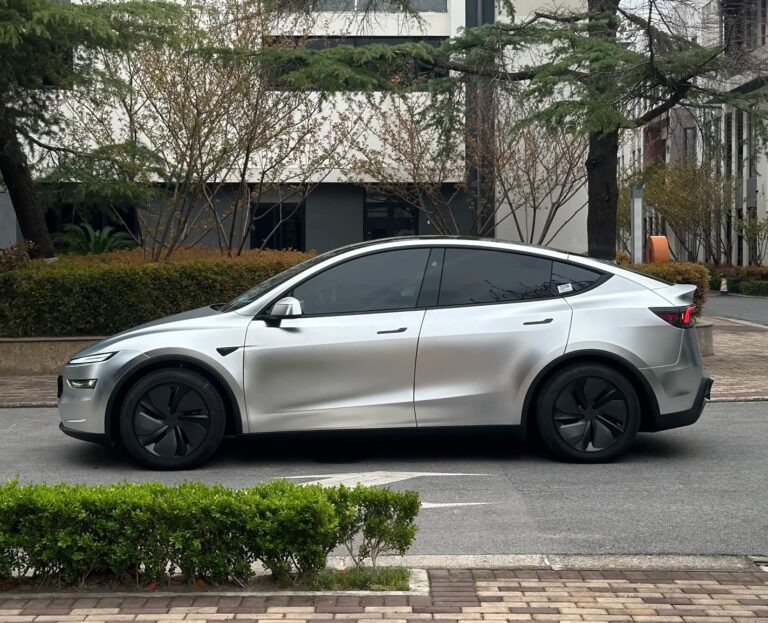 ลือ! Tesla เตรียมผลิต Model Y รุ่นที่นั่ง 3 แถว ฐานล้อยาวในจีน เริ่มต้นเร็วสุดภายในเดือนหน้า