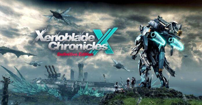 ภาพโปรโมตเกม Xenoblade Chronicles X: Definitive Edition แสดงหุ่นยนต์ขนาดยักษ์พร้อมแสงนีออนสีฟ้า และตัวละครกลุ่มหนึ่งยืนอยู่บนหน้าผา