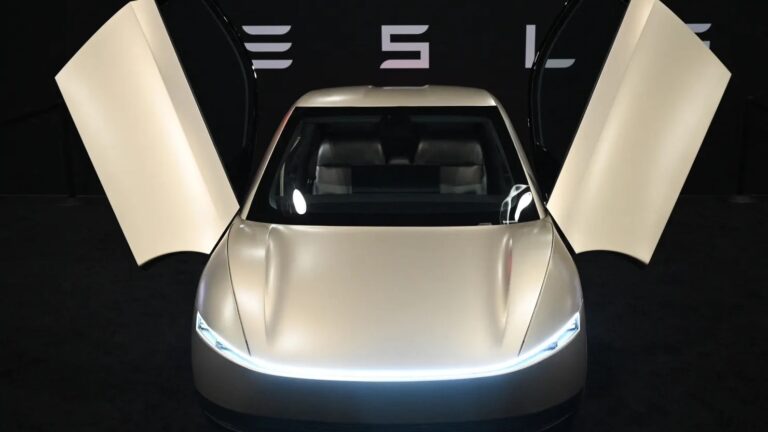 Tesla Robotaxi ใกล้เปิดให้บริการจริง! Elon Musk เผย เริ่มทดสอบในออสตินพร้อมระบบไร้คนขับ 22 มิ.ย.นี้