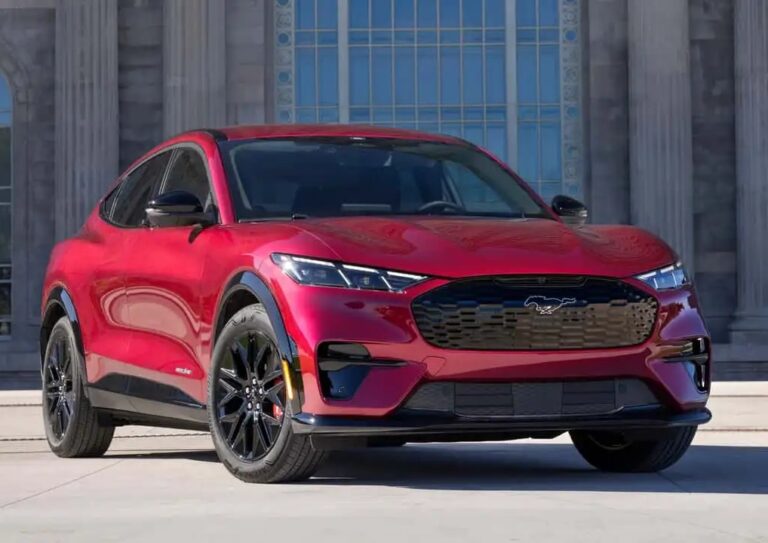 Ford เรียกคืน Mustang Mach-E ทั่วโลกกว่า 300,000 คัน เหตุล็อกประตูอาจทำให้ผู้โดยสารติดอยู่ภายใน