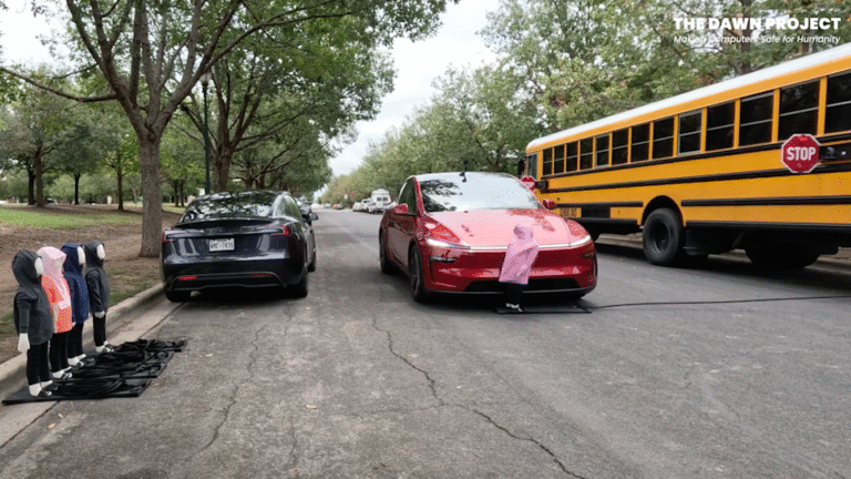 Tesla โดนตั้งคำถามอีกครั้ง หลัง FSD พุ่งชนหุ่นเด็กในการทดสอบจำลองรถโรงเรียน