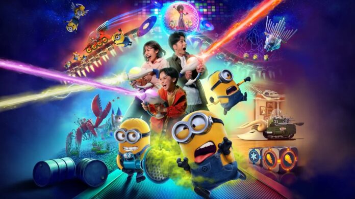 ภาพโปรโมตเครื่องเล่น Villain-Con Minion Blast ที่ Universal Studios Japan แสดงกลุ่มผู้เล่นถือปืนเลเซอร์พร้อมเหล่า Minions ในฉากแอ็กชันสีสันสดใสและแฟนตาซี