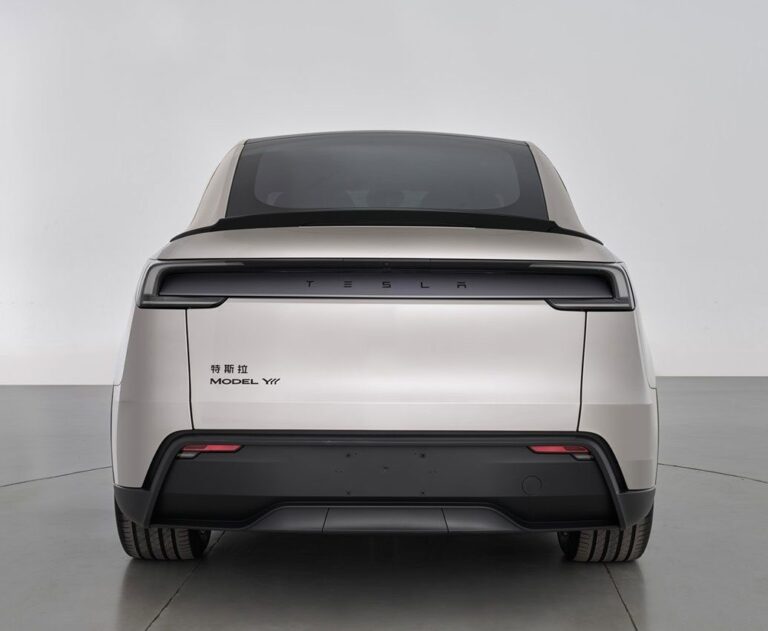 Tesla Model Y L โผล่ในจีนแบบไม่พรางตัว คาดเริ่มส่งมอบกันยายนนี้