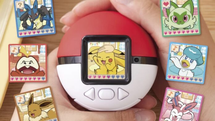 ภาพโปรโมต Pokémon Poke-nade Monster Ball จาก Takara Tomy มือกำลังลูบหัวพิคาชู