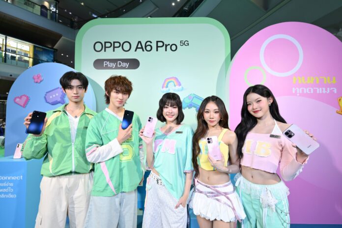 กลุ่มศิลปินร่วมโปรโมตสมาร์ตโฟน OPPO A6 Pro 5G ในงานเปิดตัว พร้อมโชว์ตัวเครื่องหลากสีท่ามกลางฉากหลังสไตล์พาสเทล