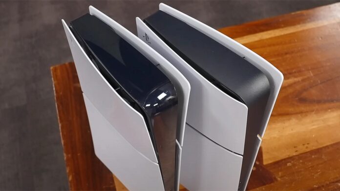 ภาพเปลี่ยบเทียบ PS5 Digital ทั้งรุ่นเก่าและใหม่ที่มีสีดำเงาและดำด้าน แตกต่างกัน