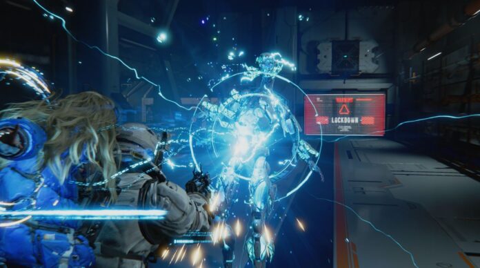 ภาพตัวละคร Hugh และ Diana จากเกม Pragmata กำลังต่อสู้อย่างดุเดือด