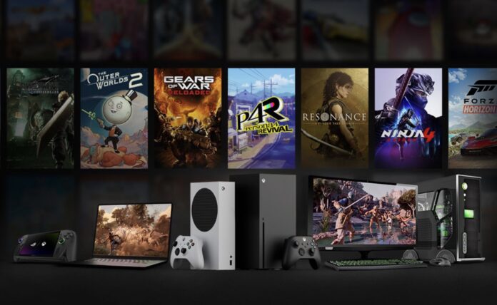 ภาพอุปกรณ์เกมจาก Xbox และพีซี พร้อมภาพโปรโมตเกมต่าง ๆ ที่ลงให้กับแพลตฟอร์มนี้