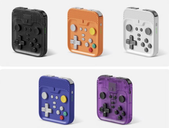 ภาพเรนเดอร์ Abxylute M4 Snap-On คอนโทรลเลอร์มือถือ พร้อมตัวเลือกห้าสี ได้แก่ Black, Orange, White, NGC Indigo และ Atomic Purple