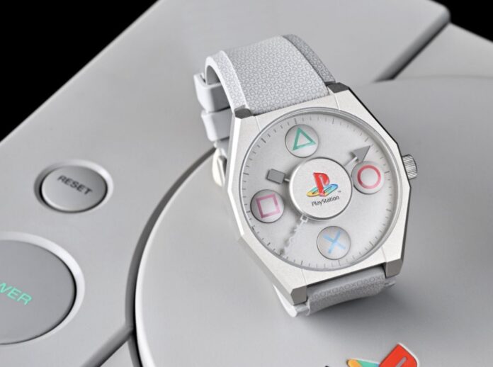 นาฬิกา ANICORN ดีไซน์ร่วมงาน PlayStation รุ่นลิมิเต็ด วางบนเครื่องเกม PlayStation 1