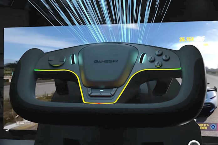 พวงมาลัยแข่ง GameSir Turbo Drive ดีไซน์ทรง Yoke พร้อมปุ่มควบคุมสองฝั่ง วางอยู่หน้าจอเกมแข่งรถ