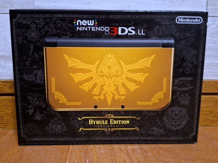 New Nintendo 3DS LL รุ่น Hyrule Edition สีทอง ลาย Triforce จาก The Legend of Zelda