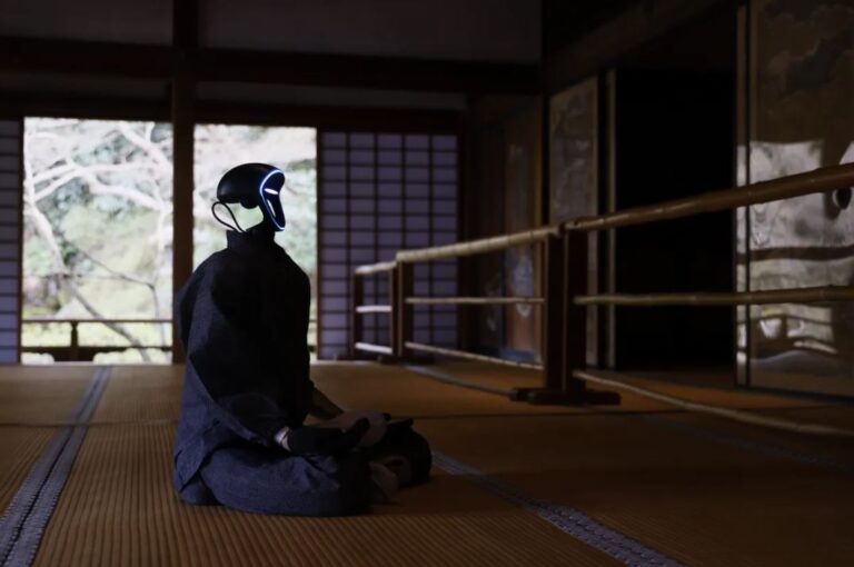ญี่ปุ่นเปิดตัวหุ่นยนต์พระ “Buddharoid” ใช้ AI ตอบคำถามธรรมะ รับมือวิกฤตพระขาดแคลน
