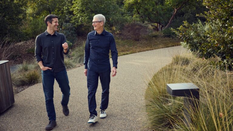 Tim Cook บอกลาเก้าอี้ CEO Apple ปิดฉากผู้นำยุคทอง ส่งไม้ต่อสู่รุ่นใหม่!
