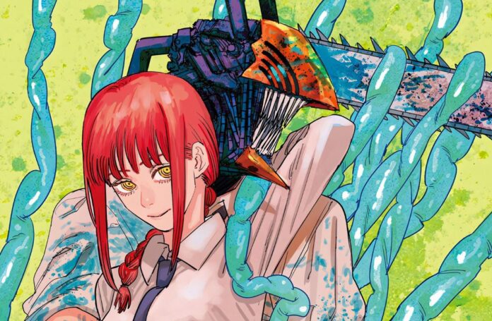 Makima จาก Chainsaw Man ยืนเอนตัวอยู่ โดยมี Chainsaw Devil (Pochita ในร่างปีศาจ) อยู่ด้านหลัง