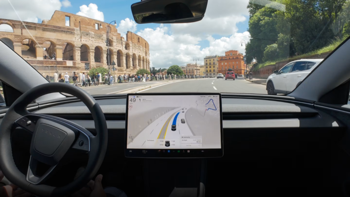 Full Self-Driving (FSD) แสดงผลการขับขี่อัตโนมัติบนหน้าจอรถยนต์ Tesla