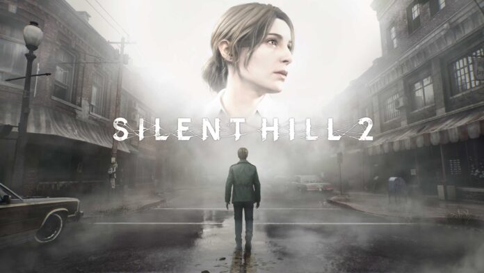 ภาพโปรโมต Silent Hill 2 แสดงชายคนหนึ่งยืนกลางถนนในเมืองที่ปกคลุมด้วยหมอก