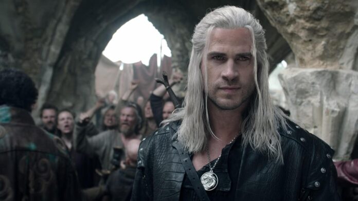 Geralt of Rivia ในฉากจากซีรีส์ The Witcher ของ Netflix