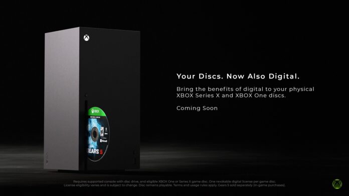 ภาพโปรโมต Xbox Disc-to-Digital แสดงเครื่อง Xbox Series X บนพื้นหลังสีดำ