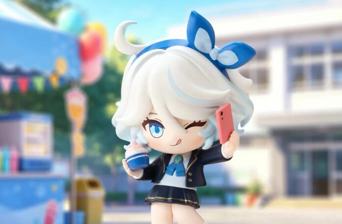 ฟิกเกอร์จิบิตัวละคร Furina จาก Genshin Impact ในชุดนักเรียน ของ Pop Mart