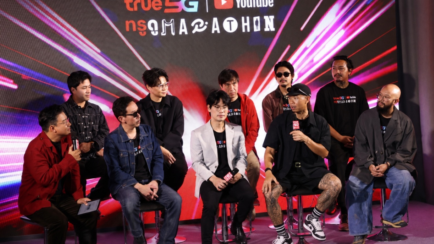 กลุ่มครีเอเตอร์พูดคุยบนเวที True5G x YouTube ทรู ดู MARATHON