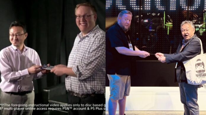 ภาพเปรียบเทียบ Shuhei Yoshida และ Adam Boyes ย้อนทำท่าแชร์เกม PS4 ในงาน TGS 2026 เปรียบเทียบกับคลิปต้นฉบับปี 2013 ที่เคยยื่นแผ่นเกมให้กัน