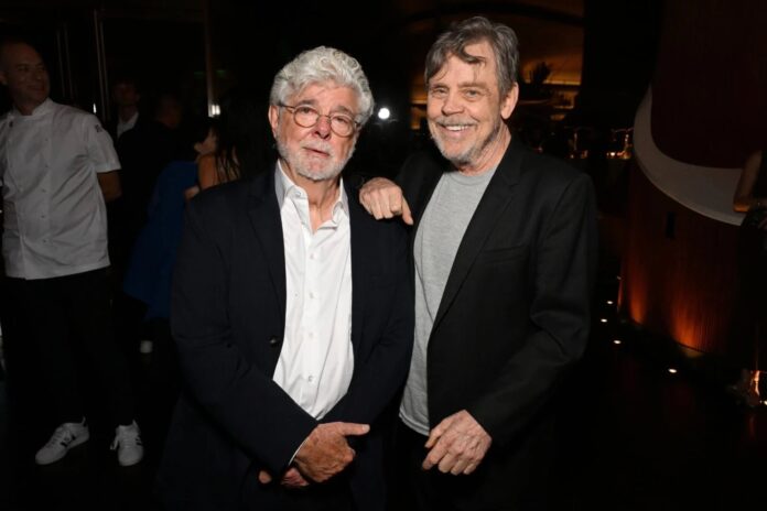 George Lucas ผู้สร้าง Star Wars ถ่ายภาพคู่กับ Mark Hamill