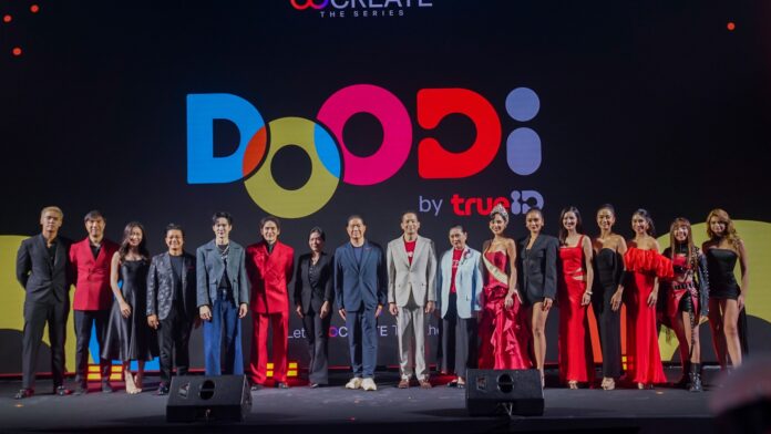 กลุ่มผู้บริหารและครีเอเตอร์บนเวทีเปิดตัว DOODi by TrueID