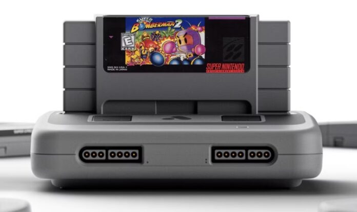 เครื่องเล่นเกม Super Nt+ ขณะเสียบตลับ Super Bomberman 2