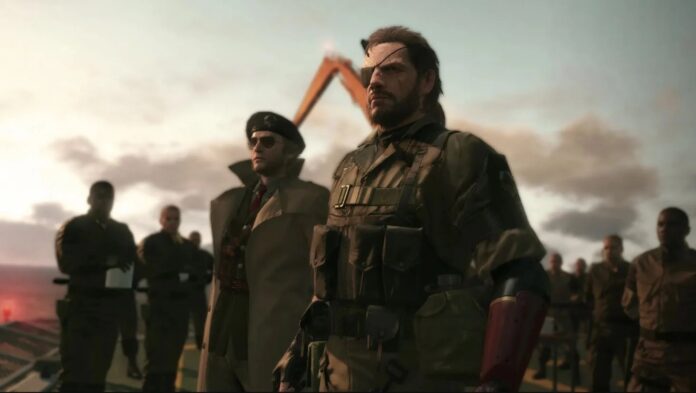 Snake และ Kazuhira Miller บนฐานทัพ Mother Base ในเกม Metal Gear Solid