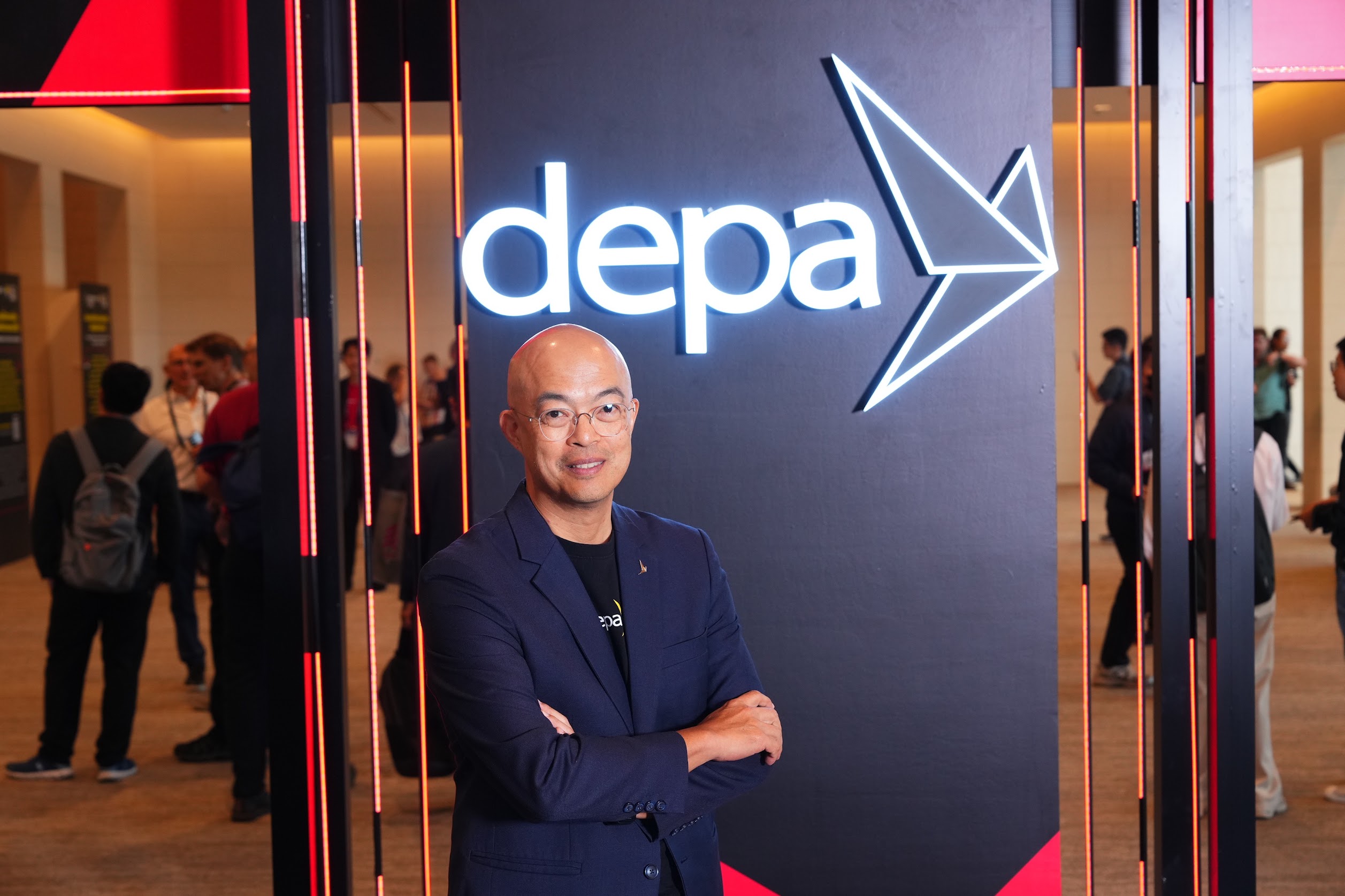 ดร.ศุภกร สิทธิไชย ยืนหน้าป้าย depa ในโซนธุรกิจ gamescom asia x Thailand Game Show 2026