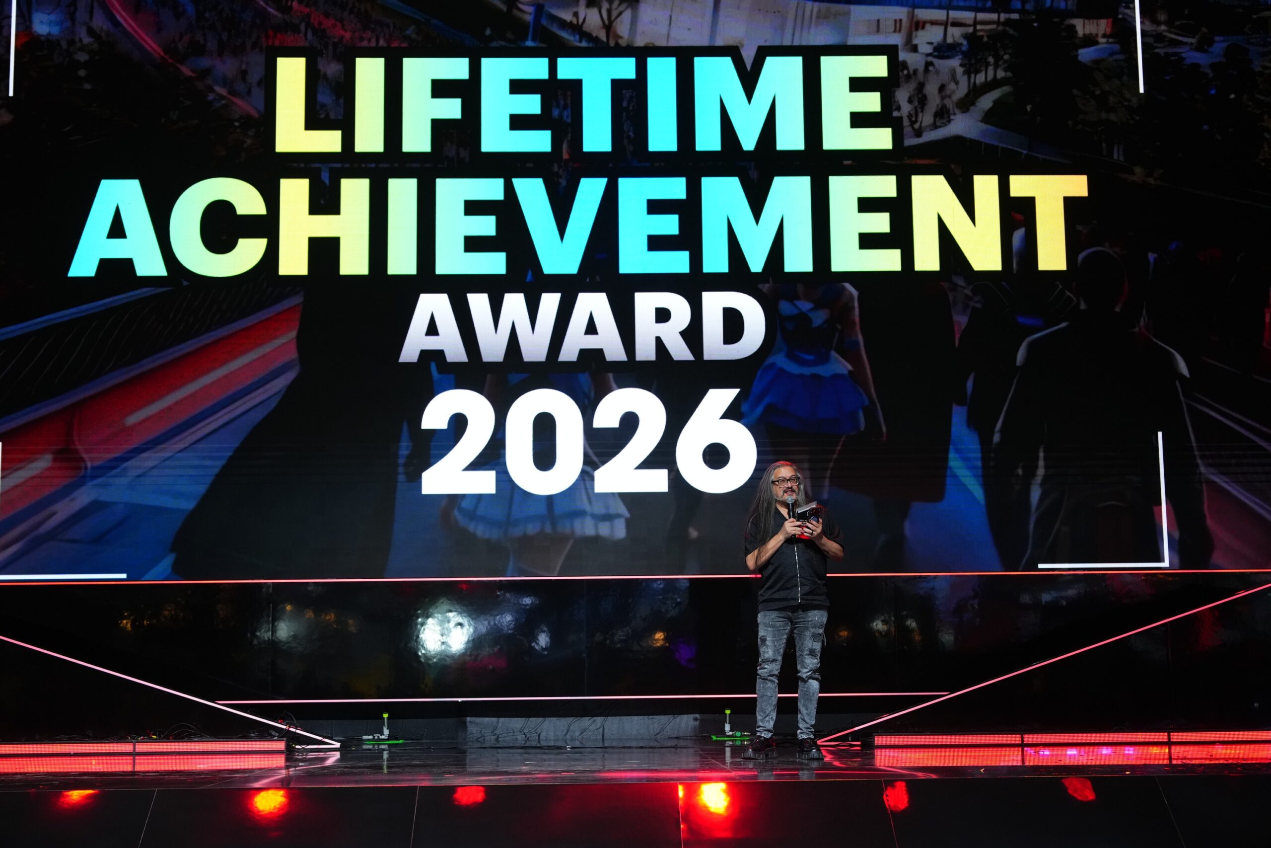 พิธีมอบรางวัล Lifetime Achievement Award ให้ John Romero ผู้ร่วมสร้าง DOOM และ Quake