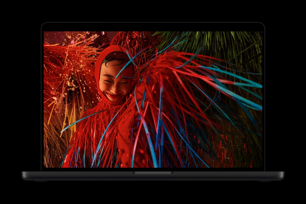 จอภาพรองรับขอบเขตสี P3 และ Adobe RGB