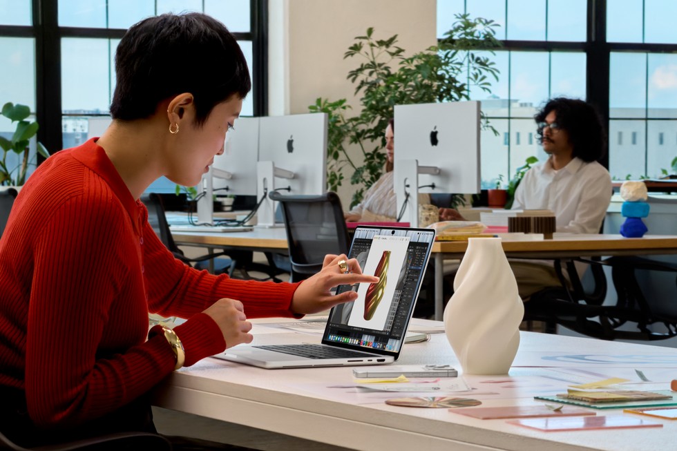 ออกแบบโมเดล 3D ด้วยการแตะจอในออฟฟิศ