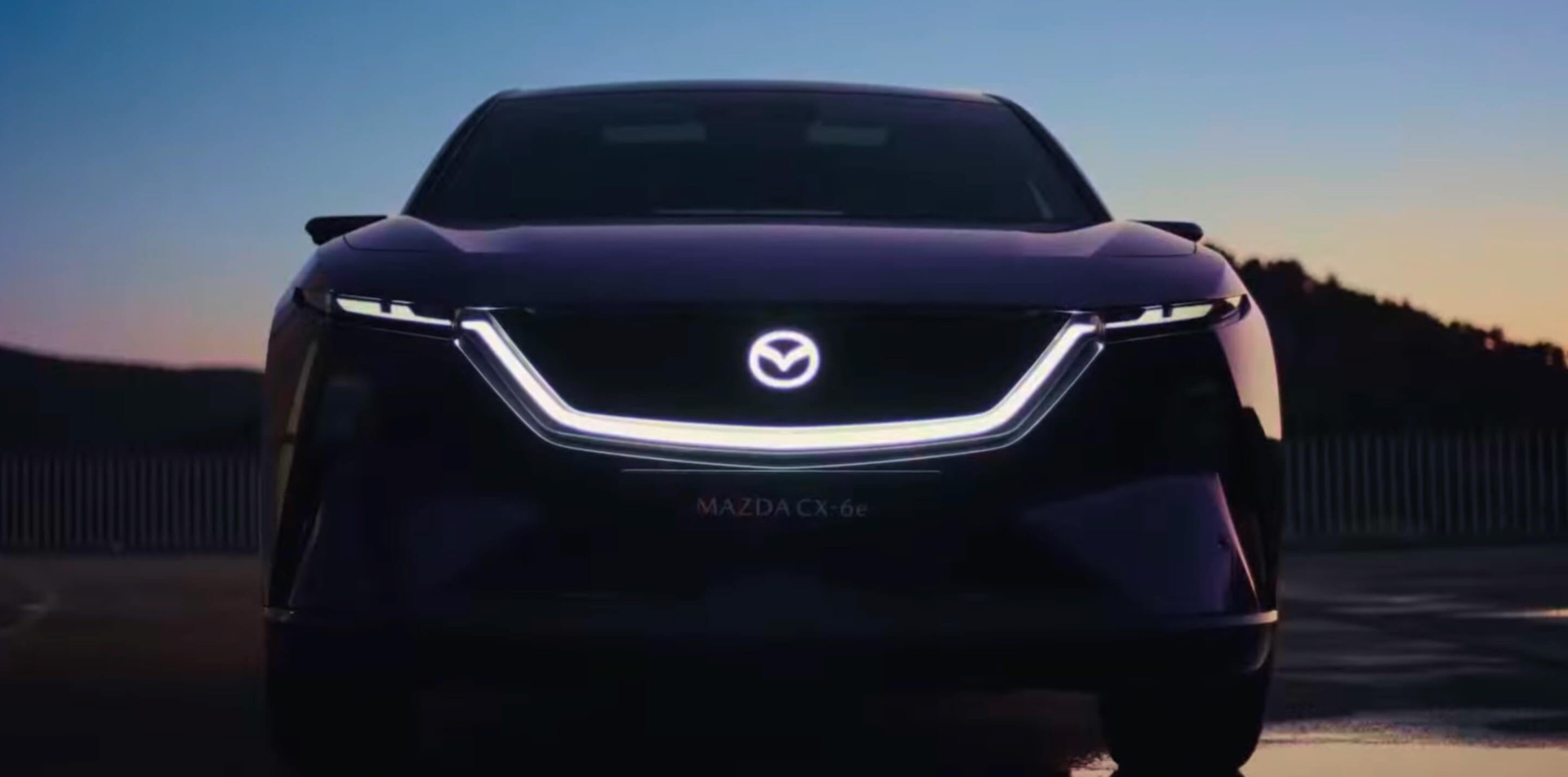 ไฟหน้า LED Signature Wing ของ Mazda CX-6e