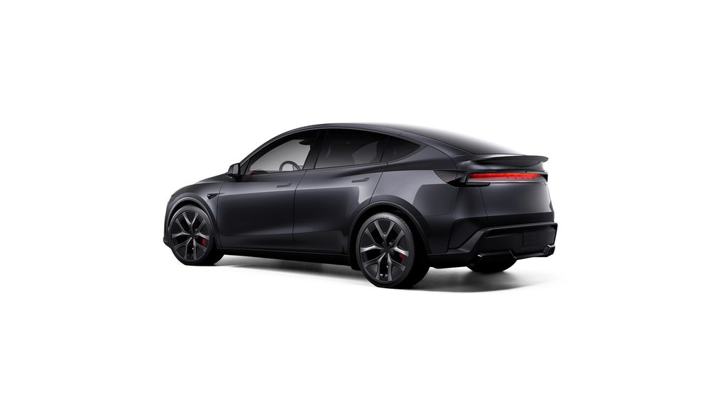 Tesla Model Y Performance มุมท้าย พร้อมสปอยเลอร์และกันชนหลัง